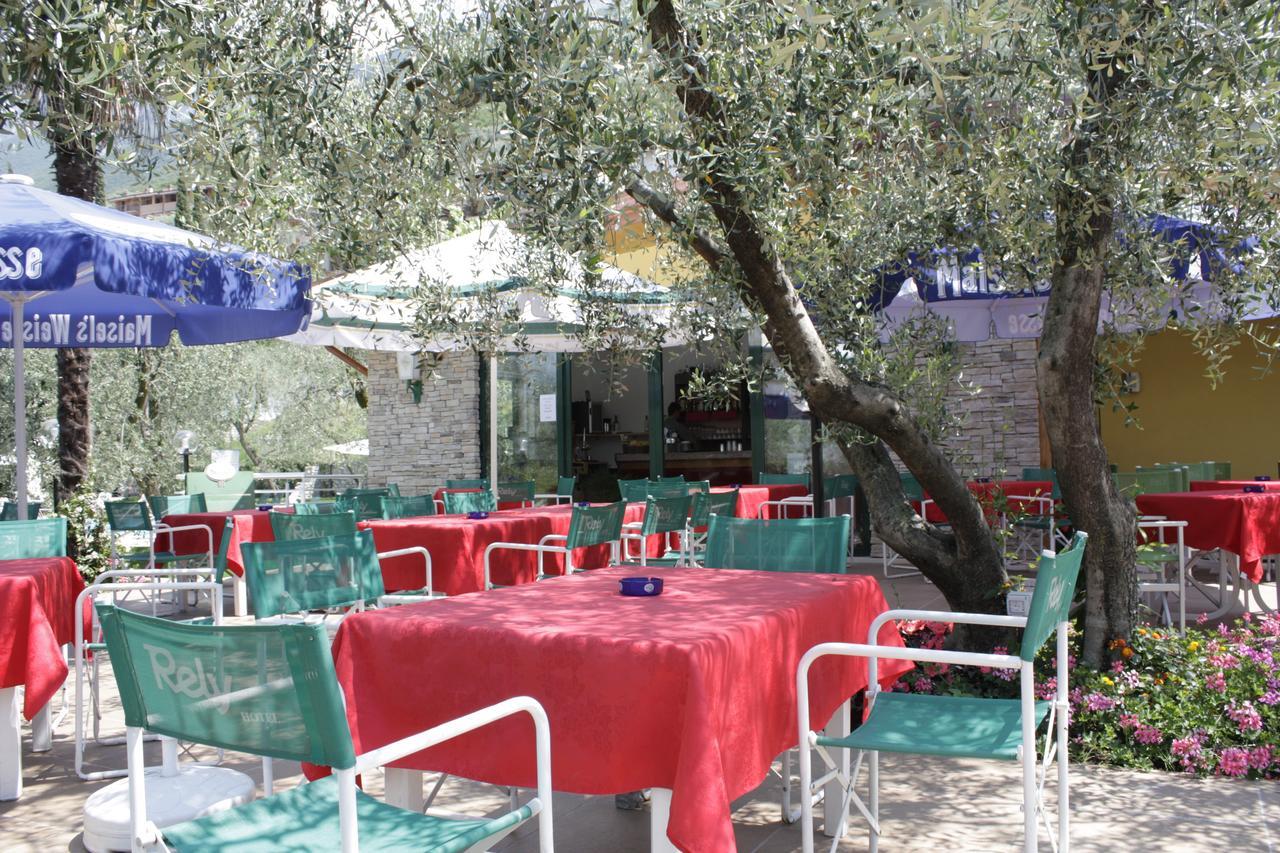 Villaggio Albergo Casa E Lago Brenzone sul Garda Luaran gambar
