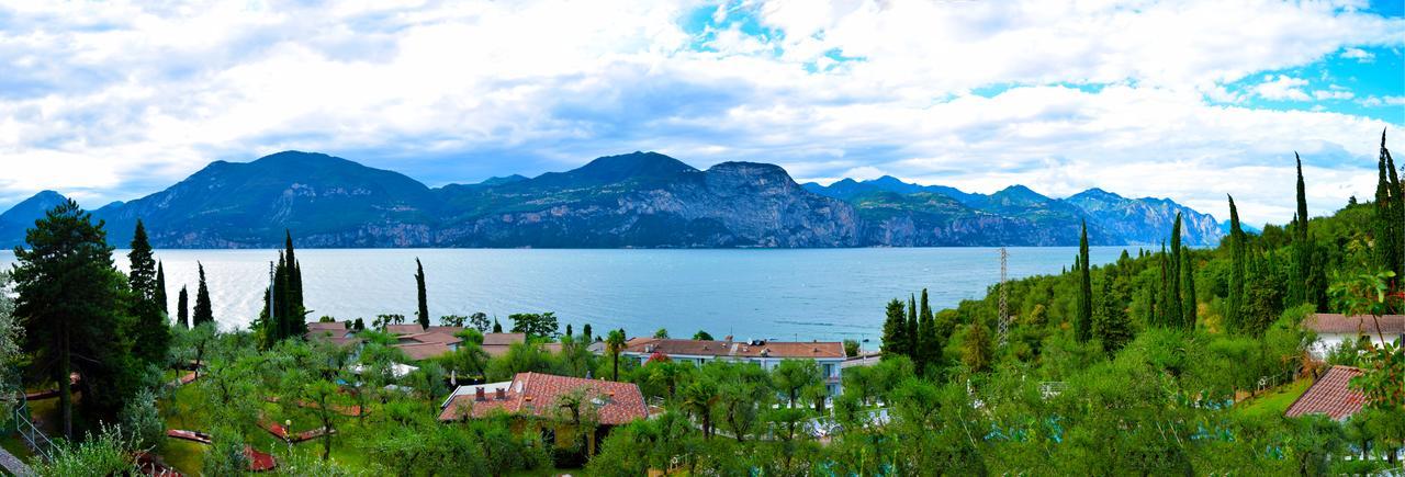 Villaggio Albergo Casa E Lago Brenzone sul Garda Luaran gambar